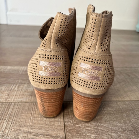 Tom’s Booties - Picture 6 of 7